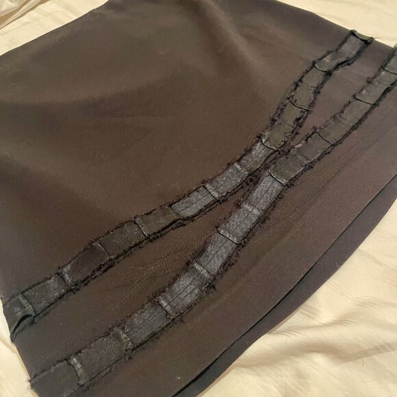 Tahari Mini-Skirt w/ Stitching Detail - Picture 2 of 2